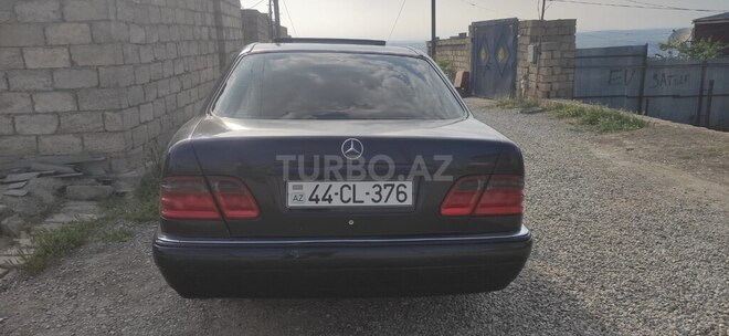 Mercedes E 230 1995, 200,000 km - 2.3 l - Masallı