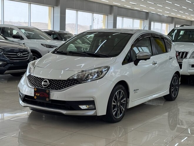 Nissan Note-8