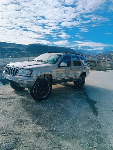 Jeep Grand Cherokee 2001, 350,000 km - 4.7 л - Qusar
