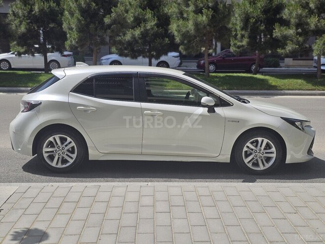 Toyota Corolla 2018, 90,000 km - 1.8 l - Bakı