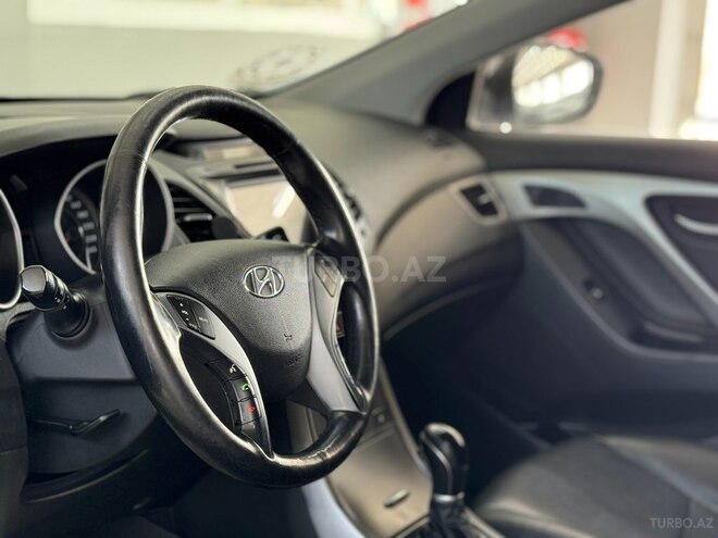 Hyundai Elantra 2015, 132,000 km - 1.6 l - Bakı