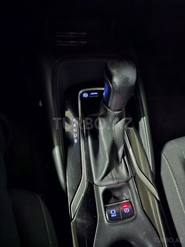 Toyota Corolla 2018, 90,000 km - 1.8 l - Bakı