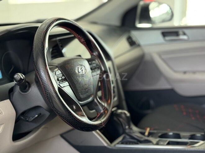 Hyundai Sonata-13