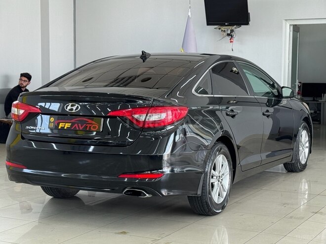 Hyundai Sonata-11