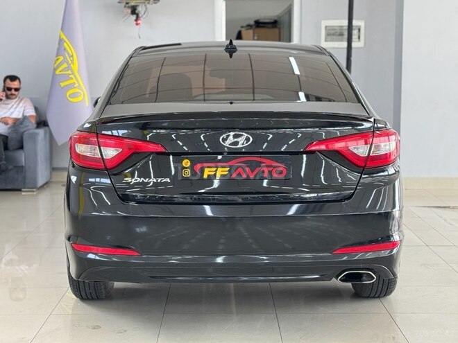 Hyundai Sonata-12