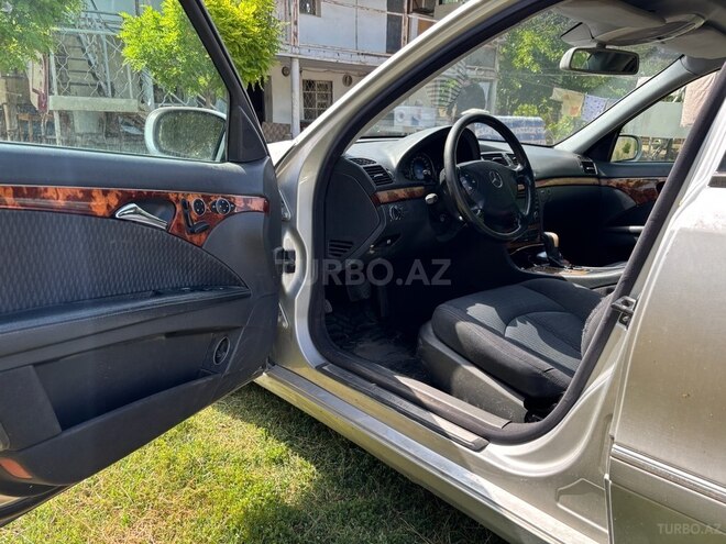Mercedes E 270 2002, 328,000 km - 2.7 л - Sumqayıt