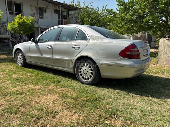 Mercedes E 270 2002, 328,000 km - 2.7 л - Sumqayıt