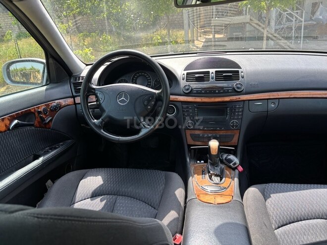 Mercedes E 270 2002, 328,000 km - 2.7 л - Sumqayıt