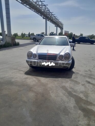 Mercedes E 240 1999, 388,000 km - 2.4 l - Bakı