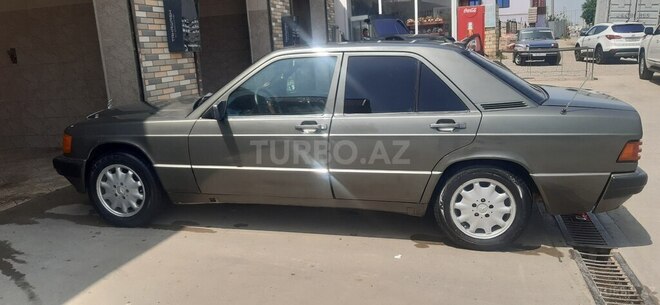 Mercedes 190 1989, 38,000 km - 2.0 l - Sabirabad
