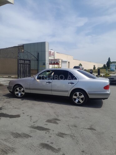 Mercedes E 240 1999, 388,000 km - 2.4 l - Bakı