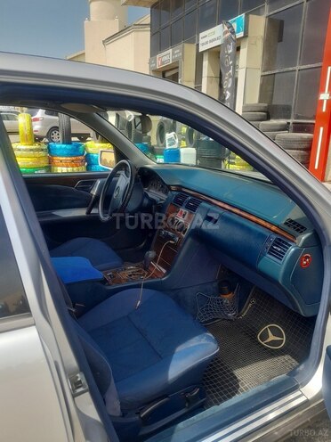 Mercedes E 240 1999, 388,000 km - 2.4 l - Bakı