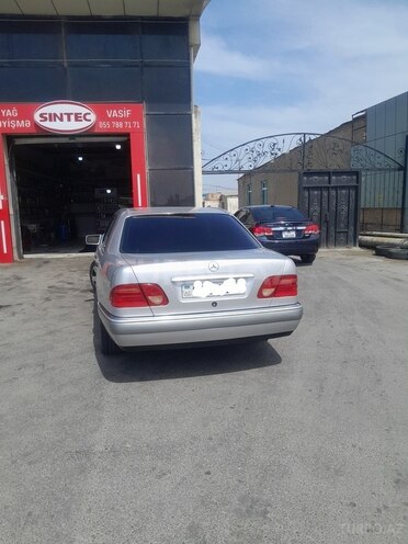 Mercedes E 240 1999, 388,000 km - 2.4 l - Bakı