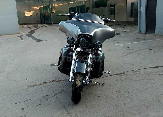Harley-Davidson FLHX Street Glide-1