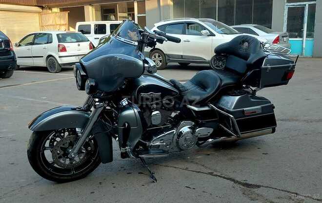 Harley-Davidson FLHX Street Glide-5