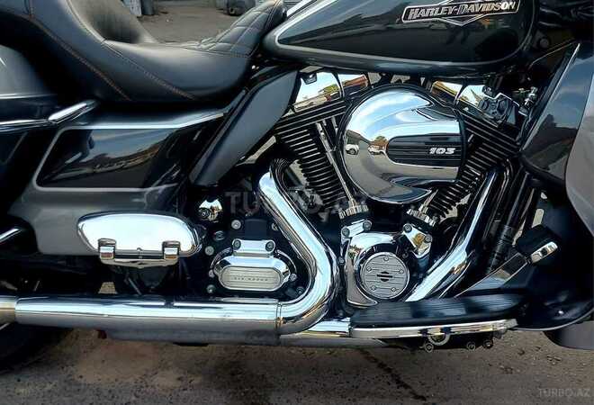 Harley-Davidson FLHX Street Glide-11