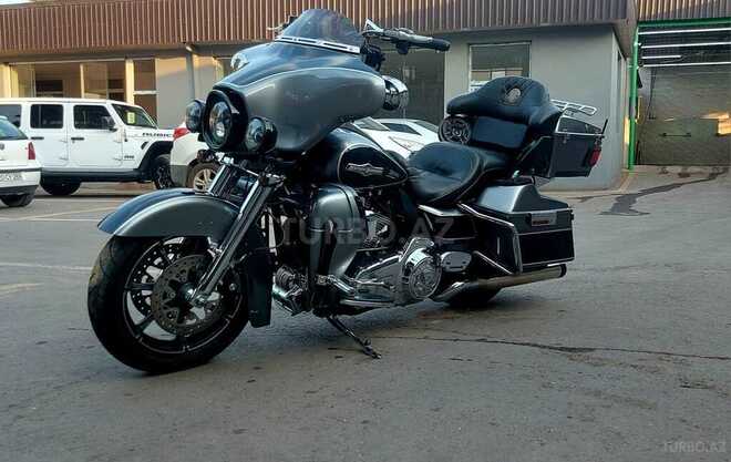 Harley-Davidson FLHX Street Glide-12