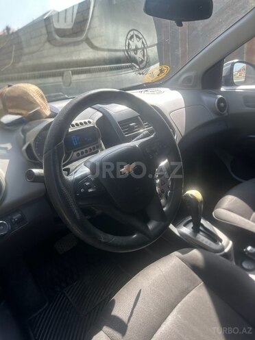 Chevrolet Aveo-7