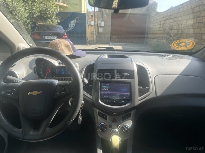 Chevrolet Aveo-10