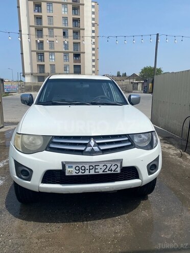 Mitsubishi L200 2011, 580,000 km - 2.5 l - Bakı