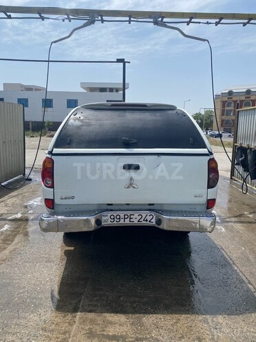 Mitsubishi L200 2011, 580,000 km - 2.5 l - Bakı