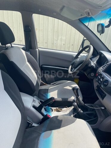 Mitsubishi L200 2011, 580,000 km - 2.5 l - Bakı