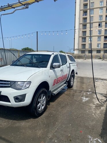 Mitsubishi L200 2011, 580,000 km - 2.5 l - Bakı