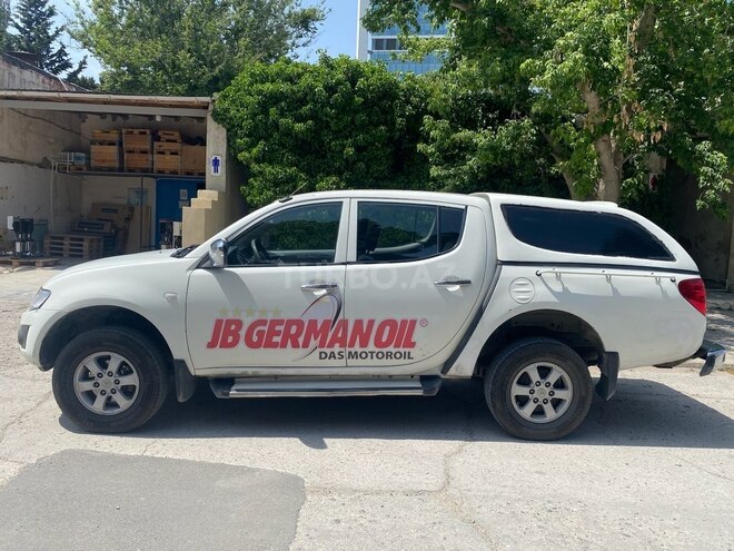 Mitsubishi L200 2011, 580,000 km - 2.5 l - Bakı