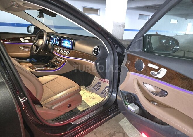 Mercedes E 300 de-12