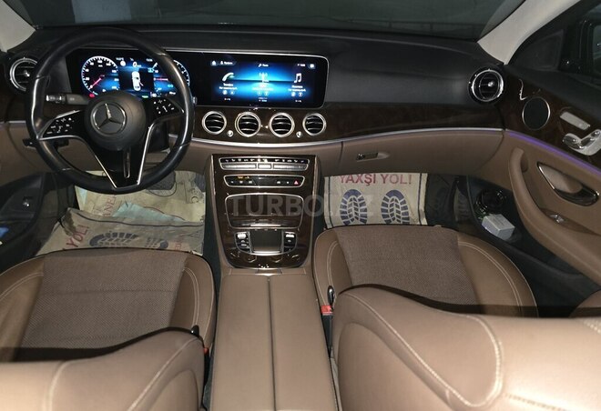 Mercedes E 300 de-13