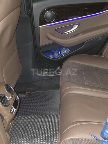 Mercedes E 300 de-16
