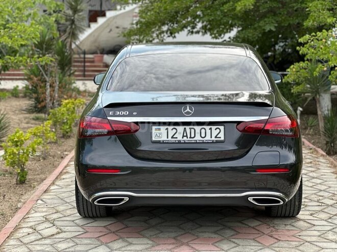 Mercedes E 300 de-3