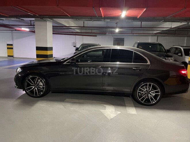Mercedes E 300 de-5