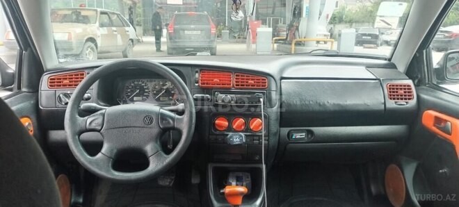 Volkswagen Golf 1996, 555,550 km - 2.0 л - Mingəçevir