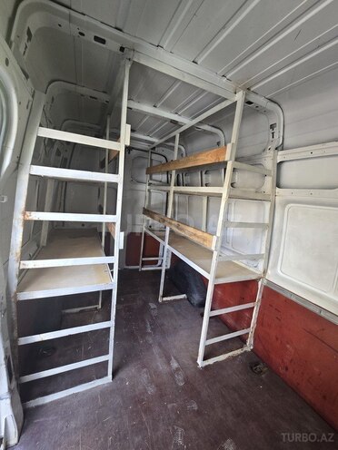 Ford Transit-8