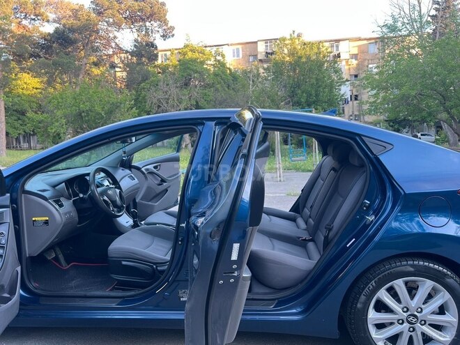 Hyundai Elantra 2015, 142,000 km - 1.8 l - Bakı