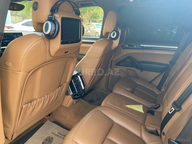 Porsche Cayenne GTS 2016, 92,000 km - 3.6 л - Bakı