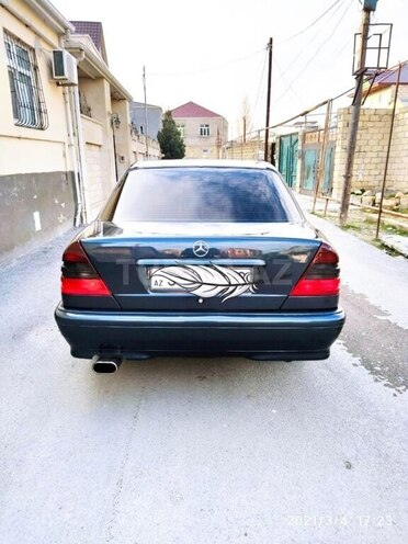 Mercedes C 200 1999, 320,000 km - 2.0 л - Bakı