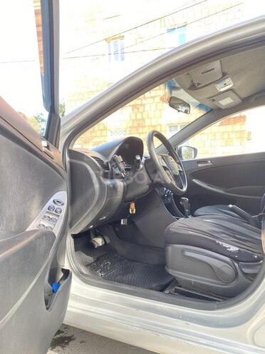 Hyundai Accent 2015, 260,000 km - 1.6 л - Bakı
