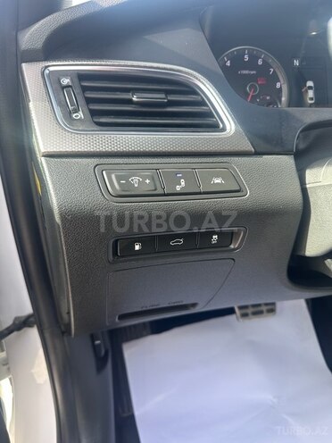 Hyundai Sonata-6