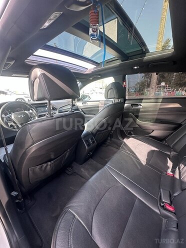 Hyundai Sonata-10