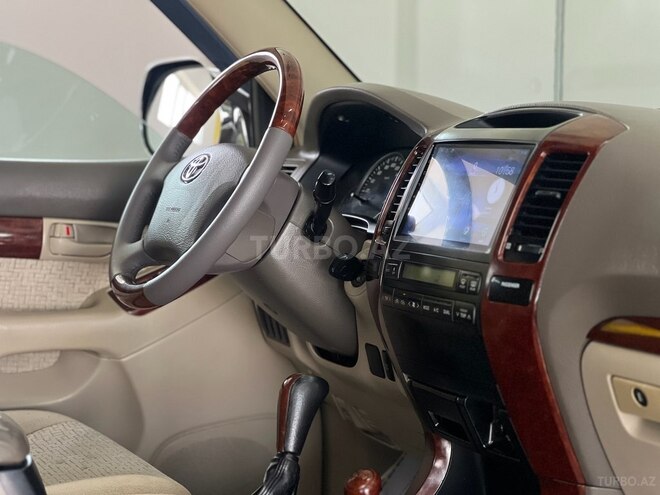 Toyota Land Cruiser Prado-10
