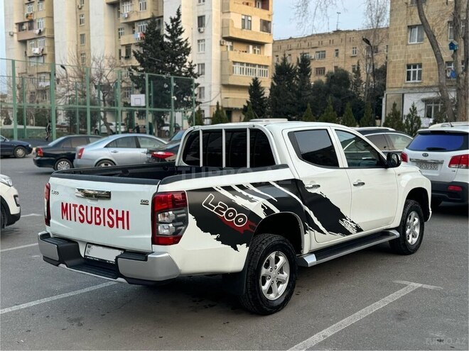 Mitsubishi L200 2022, 121,000 km - 2.5 l - Bakı