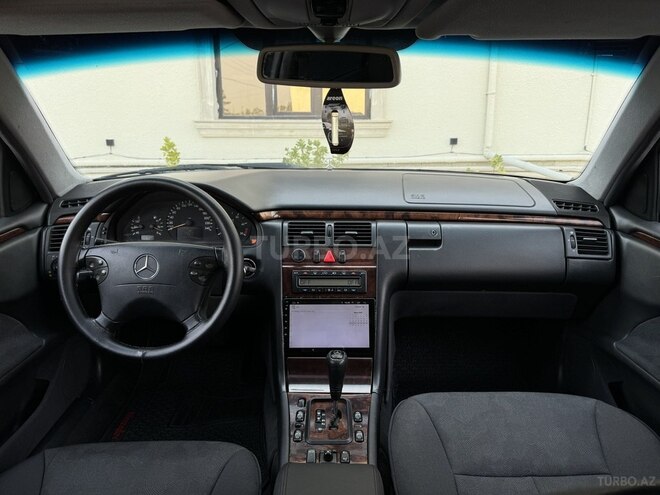Mercedes E 220 d 2000, 369,000 km - 2.2 l - Saatlı