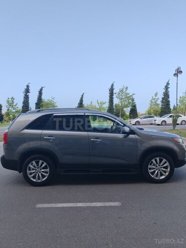 Kia Sorento-13