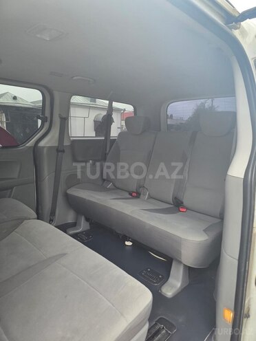 Hyundai H-1 2010, 460,000 km - 2.5 l - Quba