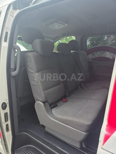 Hyundai H-1 2010, 460,000 km - 2.5 l - Quba