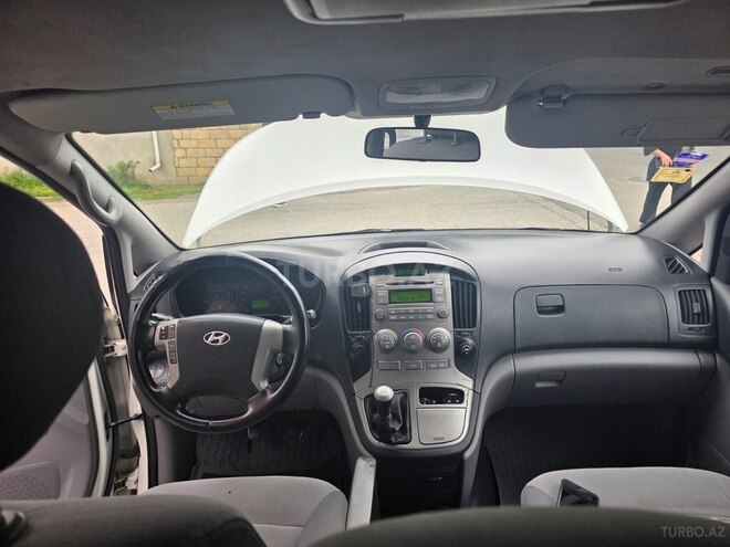 Hyundai H-1 2010, 460,000 km - 2.5 l - Quba