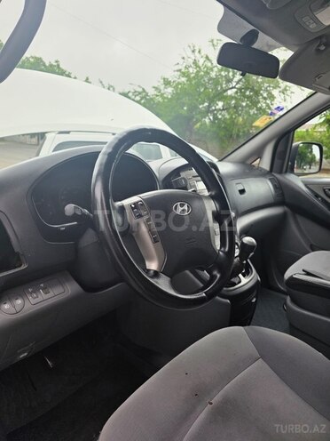 Hyundai H-1 2010, 460,000 km - 2.5 l - Quba