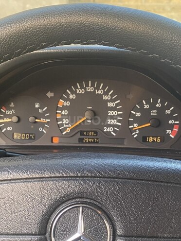 Mercedes E 200 1999, 296,000 km - 2.0 l - Bakı